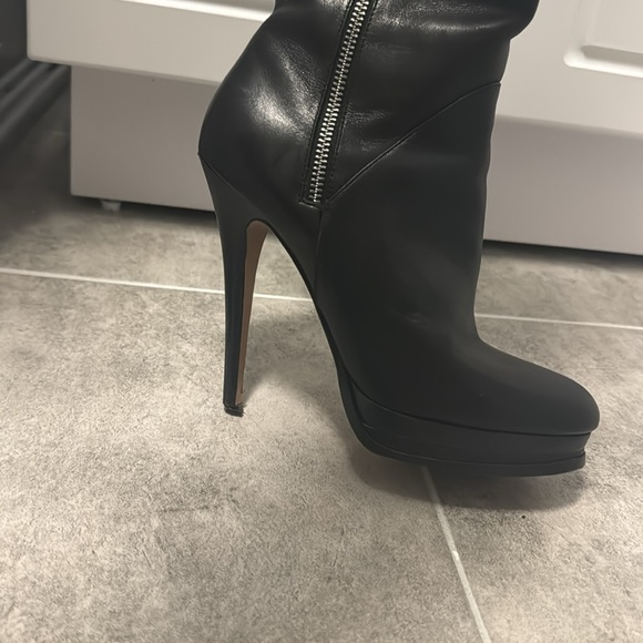 Gorgeous over the knee boots - Picture 5 of 6